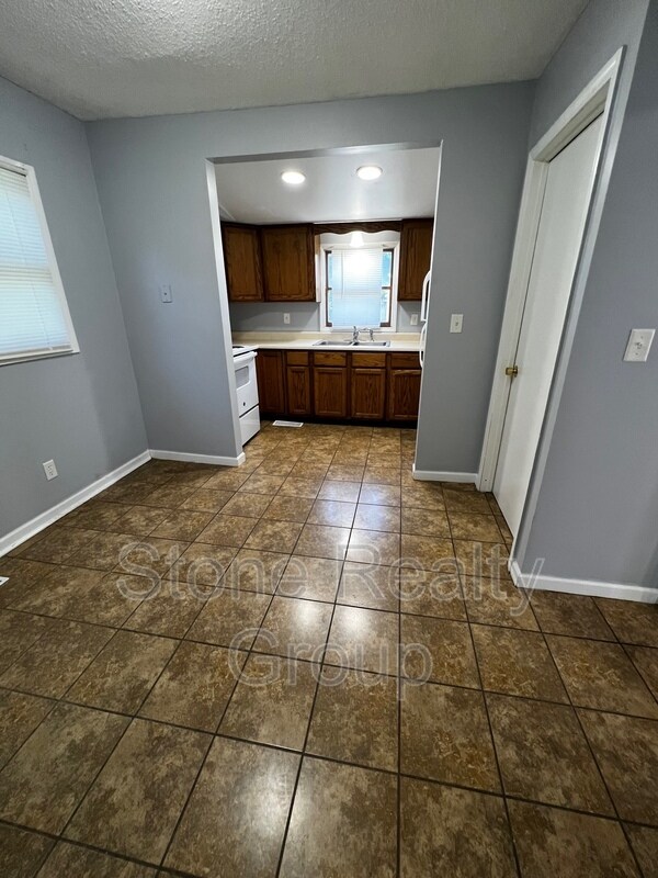 Foto del edificio - 2111 N 28th St