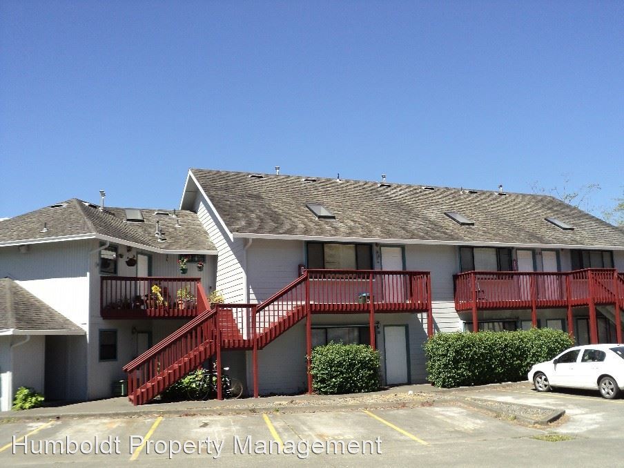 Building Photo - 800 Crescent Way