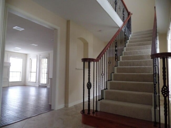Building Photo - 4037 Leon Dr