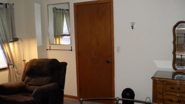 Foto del edificio - 936 Russell Rd