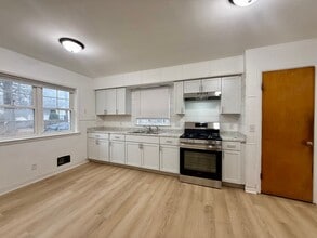 Building Photo - 3333 5th St