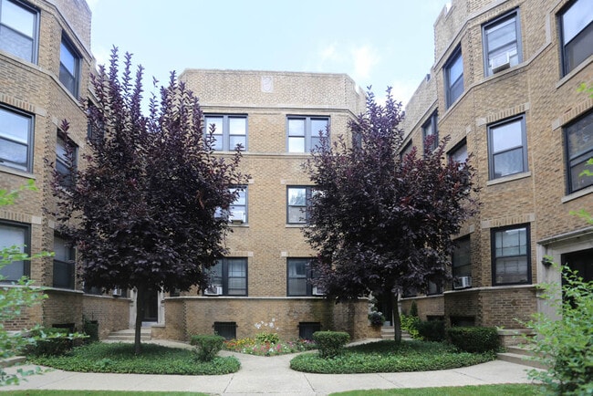 Building Photo - 632 W Stratford