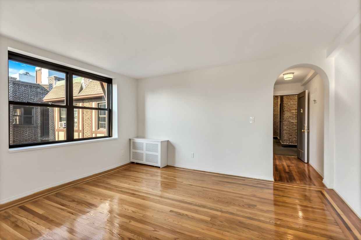 3755 77th St, Queens, NY 11372 Apartments in Queens, NY