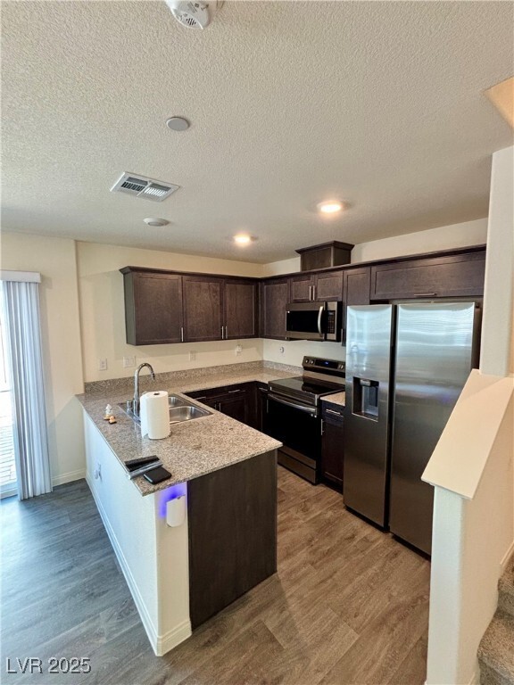 Foto del edificio - 2746 Champagne Gold Ave