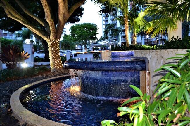 Foto del edificio - 1000 Quayside Terrace