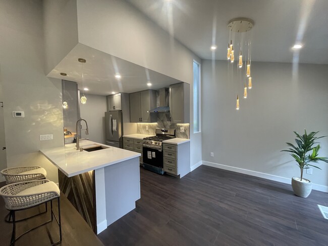 Stylish Dining Room - 4305 Redwood Ave