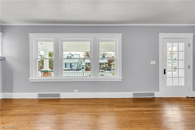 Foto del edificio - 4933 E 109th St