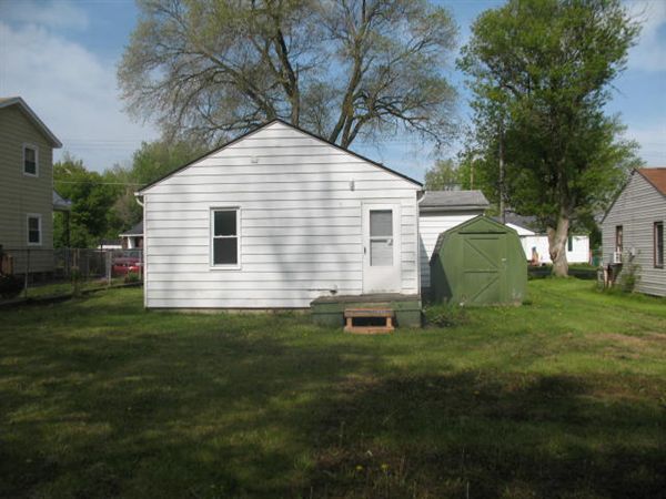Building Photo - 3239 Ludwig St