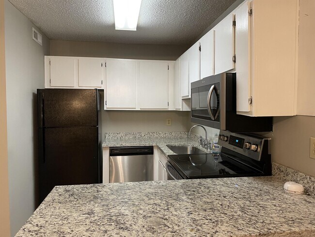 Foto del edificio - 6601 Willow Pointe Dr NW