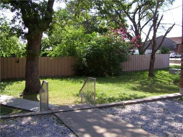  - 208-210 N Vanderveer St