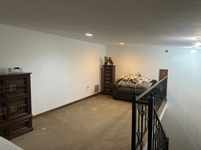 Building Photo - 15455 NW 100th Avenue Rd