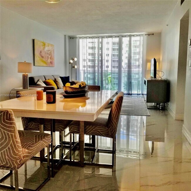 Foto del edificio - 3000 S Ocean Dr