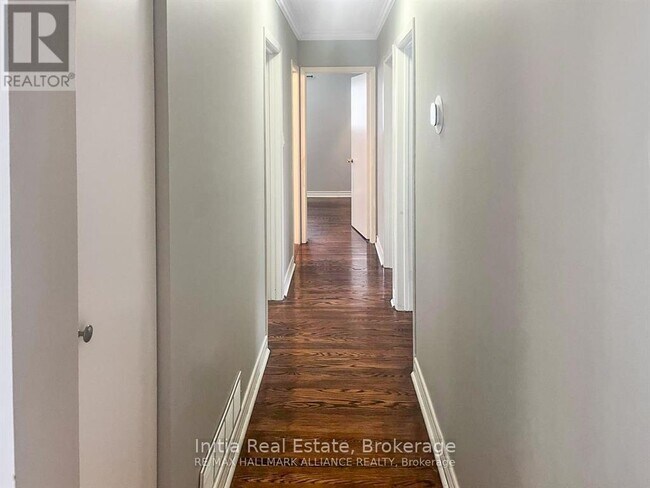 Building Photo - 15 Grove Park Crescent