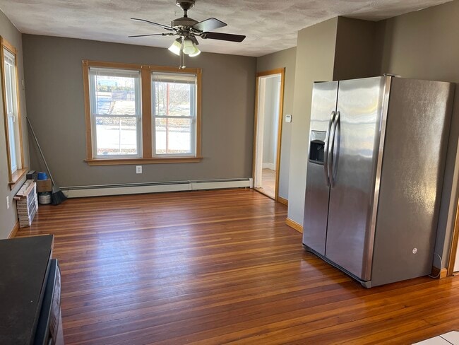 Dining Area (eatiin kitchen) - 2 Beckside Rd