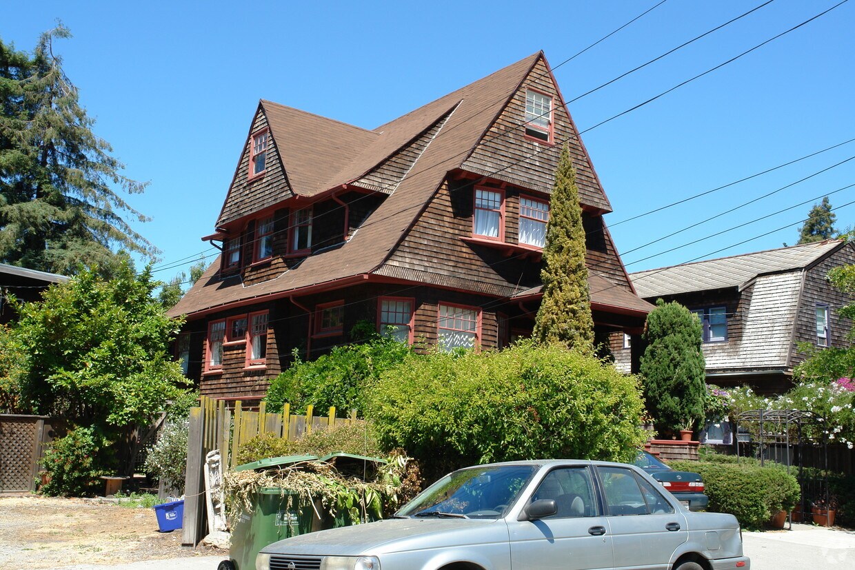 Primary Photo - 3040 Fulton St