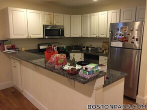 Building Photo - 324 St Paul St