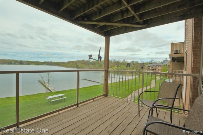 Building Photo - 1944 Klingensmith Rd