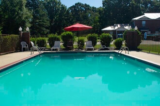 Swimming Pool - Southwind Apartments
