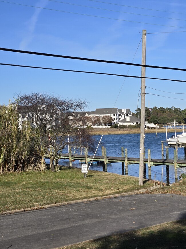 Foto del edificio - 434 Creek Ave