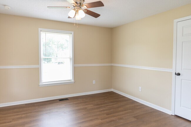 Foto del edificio - 4085 Beach Rd