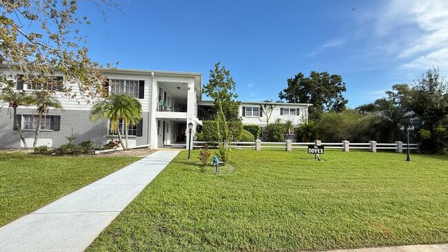 Building Photo - 321 35th Ave N