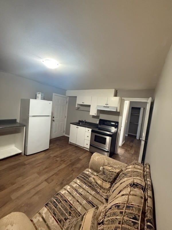 Building Photo - 8009 Melburn Dr