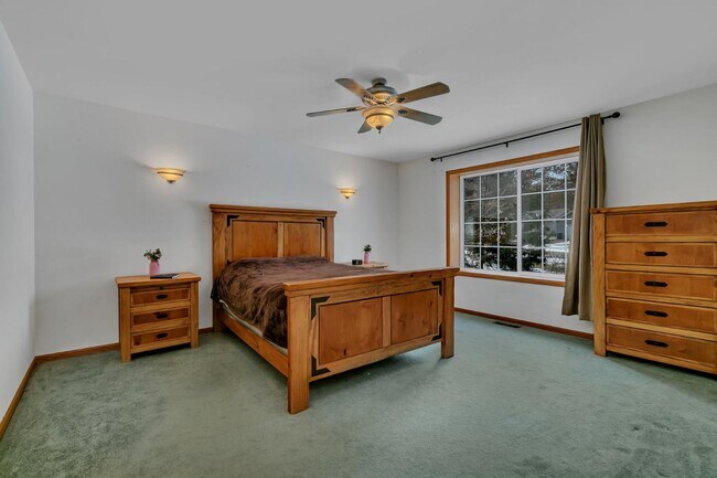 Foto del edificio - 516 4th Ave NE