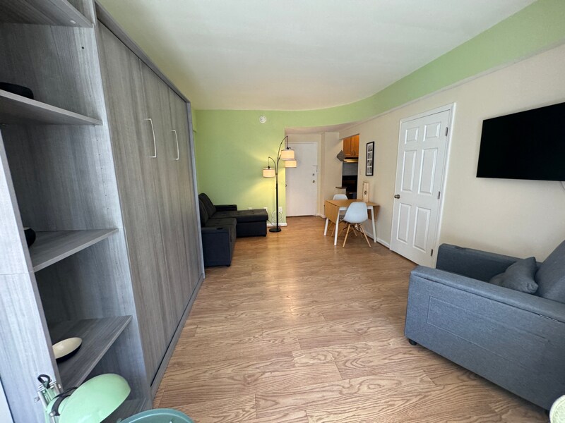 Foto principal - 1727 Massachusetts Ave NW