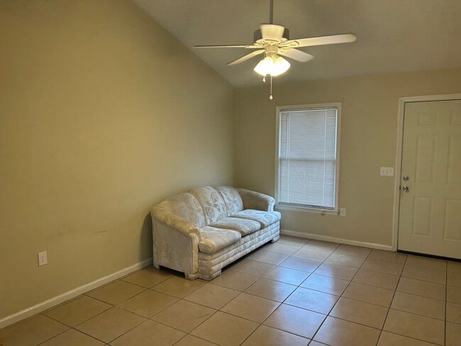 Building Photo - 140 Lanier Dr