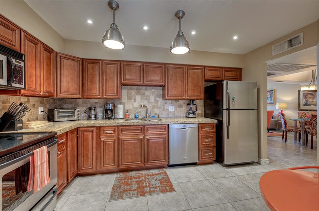 Foto del edificio - 9465 N 92nd St