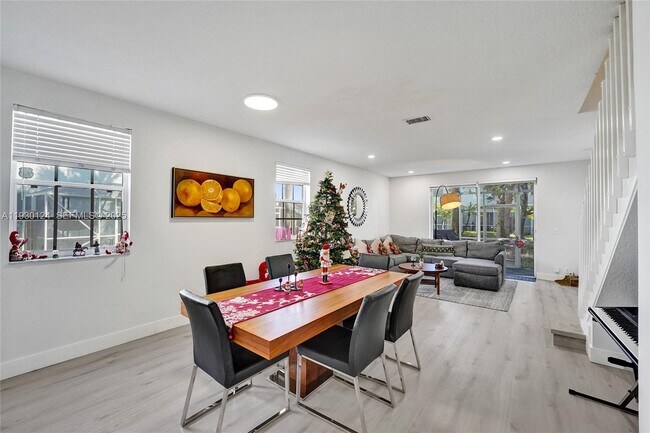 Foto del edificio - 3643 San Simeon Cir