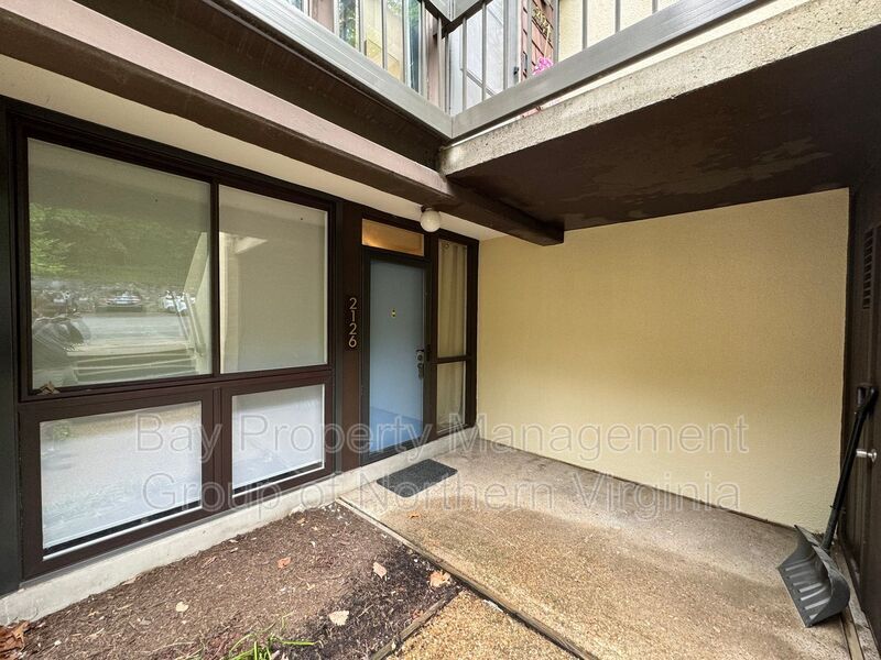 Building Photo - 2126 S Quincy St