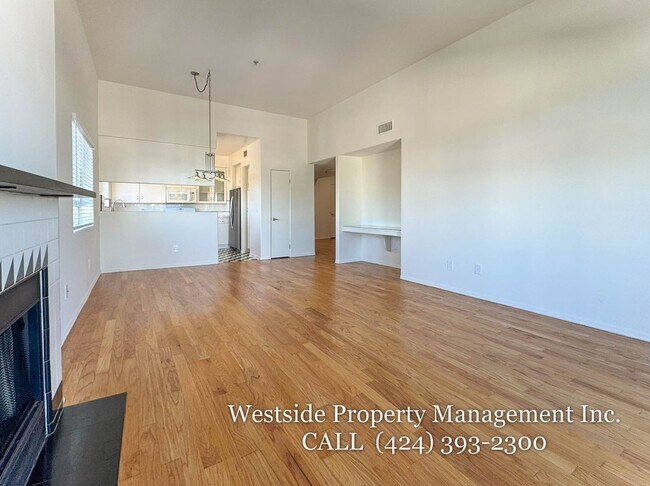 Building Photo - 127-133 S. Flores St.-4D