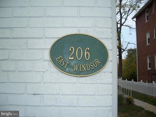 Building Photo - 206 E Windsor Ave