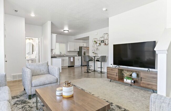 Building Photo - 3811 W Drexler Dr