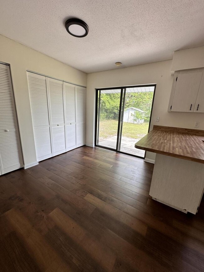Building Photo - 3 bedroom in Keystone Heights FL 32656