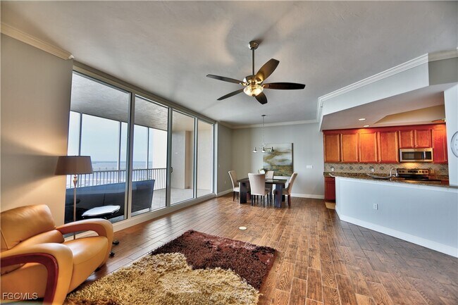 Building Photo - 2104 W First St