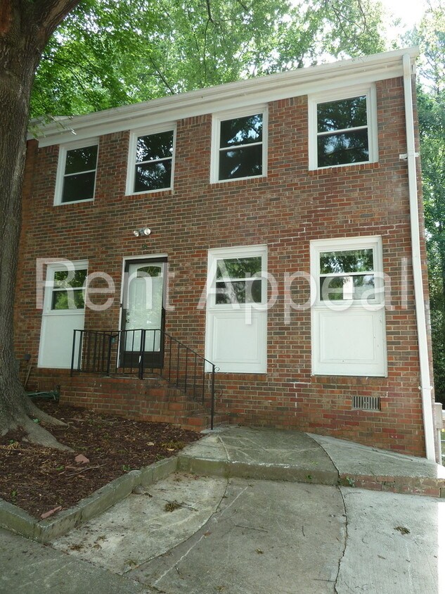Primary Photo - 1421 Twin Branches Cir SE