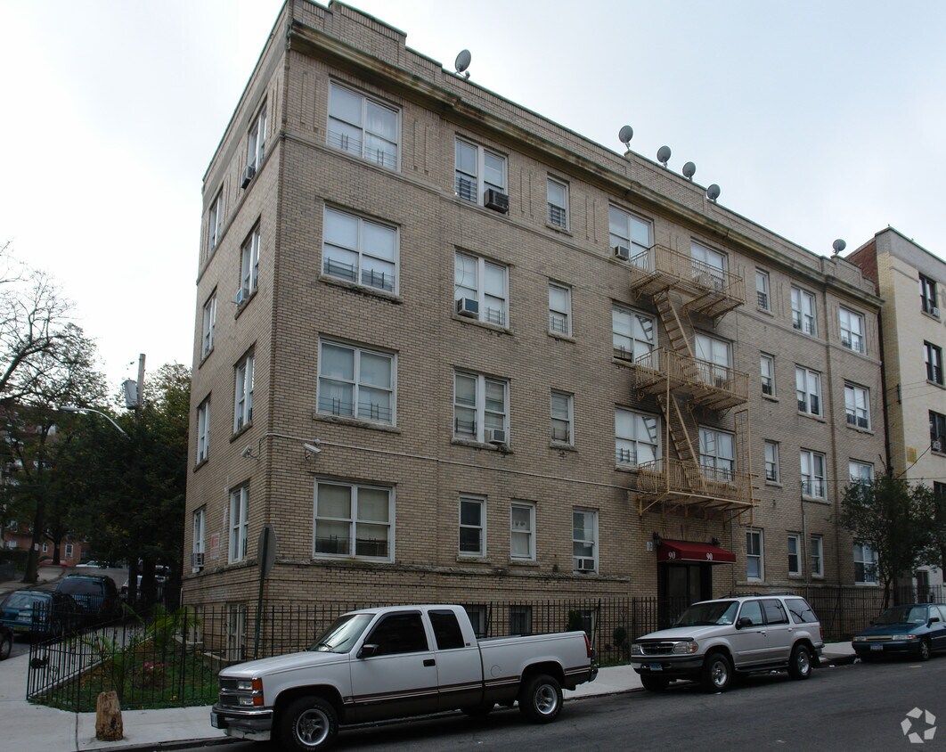 Primary Photo - 90 St Andrews Pl