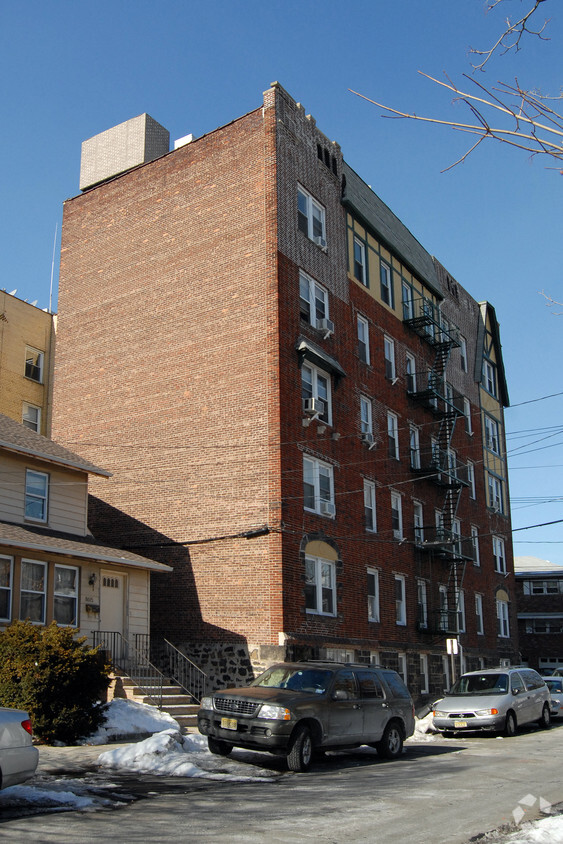 Building Photo - 1009 87th Street