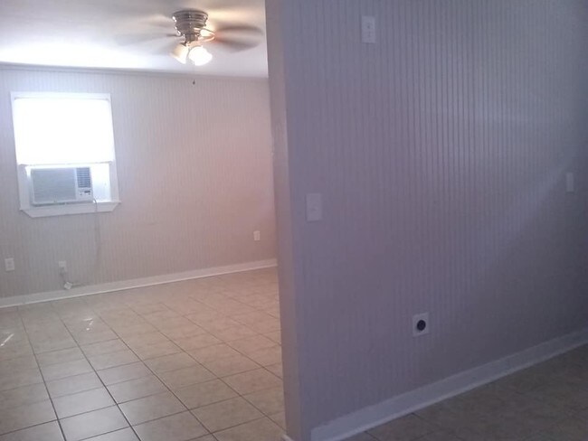 Foto del edificio - 2850 Iroquois St