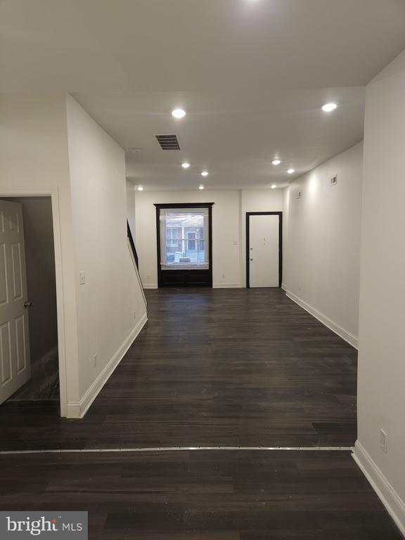 Building Photo - 423 N 52nd St