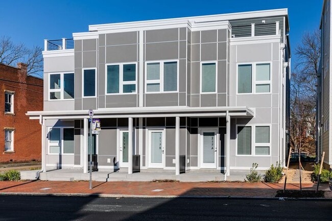 Building Photo - 1217 Bainbridge St