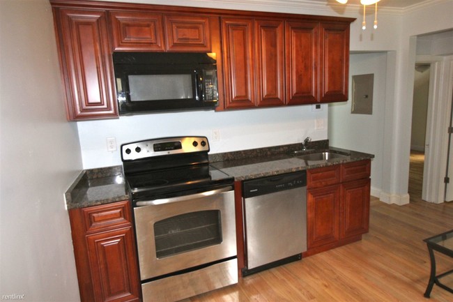 Foto del edificio - 2 br, 1 bath  - 713 E Kingsley St Apt 4 #4