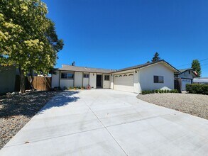Building Photo - 420 Anson Ave