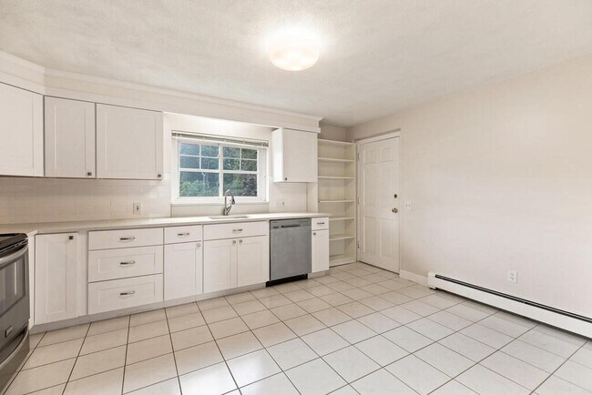 Foto del edificio - 138 Emerson Gardens Rd