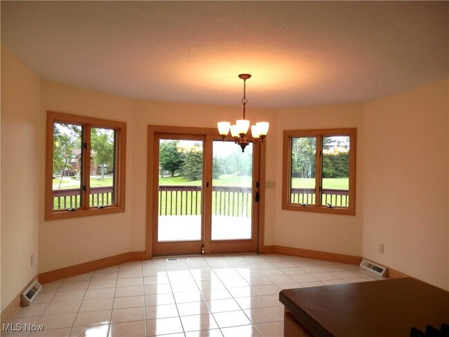 Foto del edificio - 311 Miner Rd