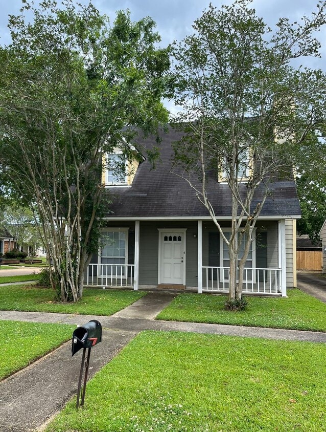 Primary Photo - 3 BR/ 2 BA house in Oak Hills Area! Perkin...