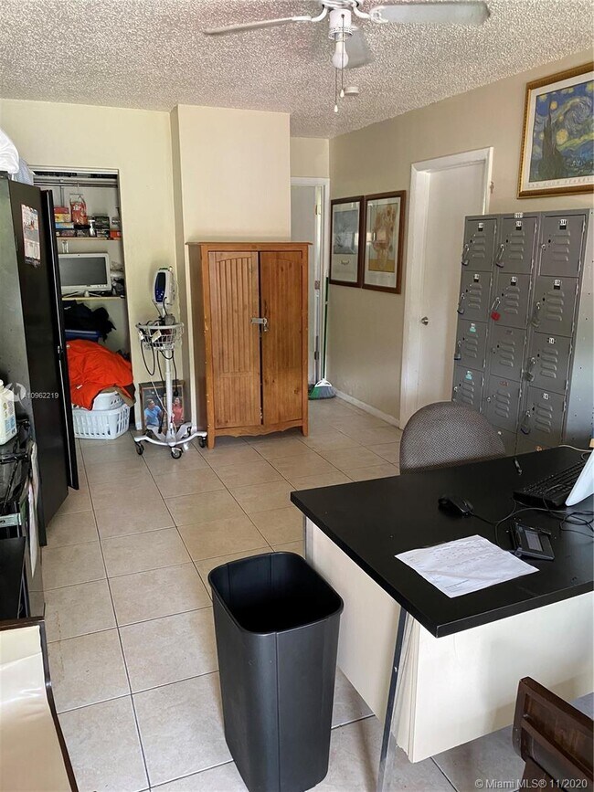 Foto del edificio - 2901 SW 17th St