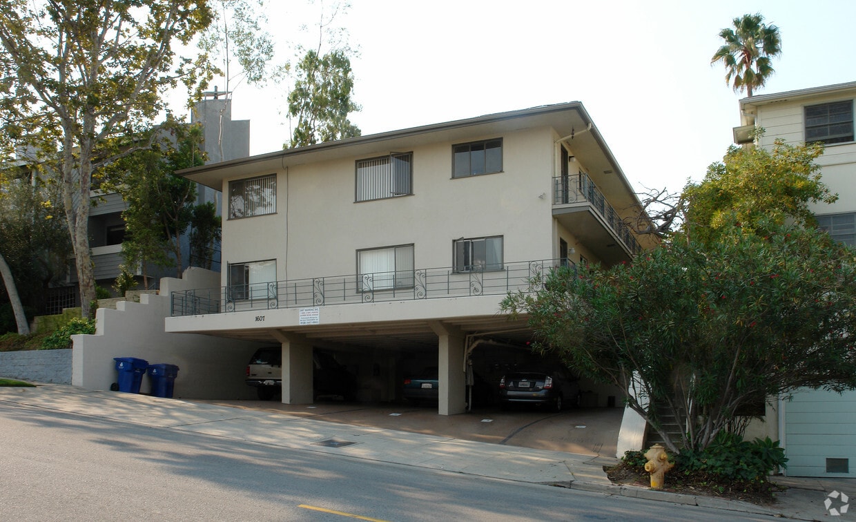 1607 Manning Ave, Los Angeles, CA 90024 Apartments in Los Angeles, CA